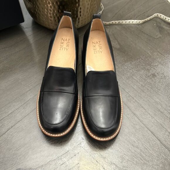 NATURALIZER DARRY LUG SOLE LOAFER - Picture 5 of 14